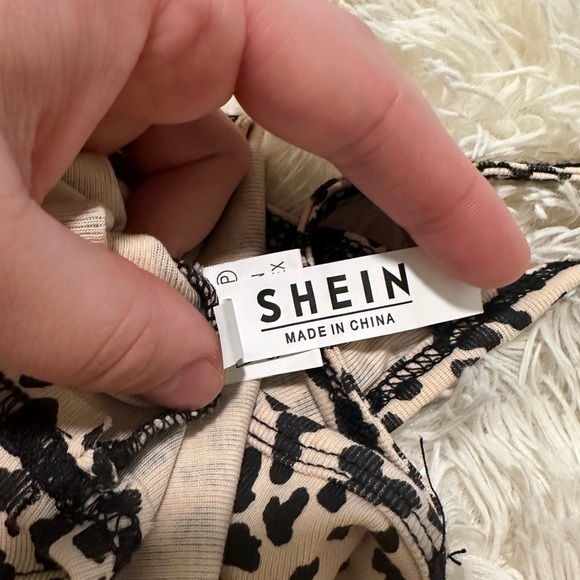 SHEIN Animal Print Cropped Top - Picture 6 of 8